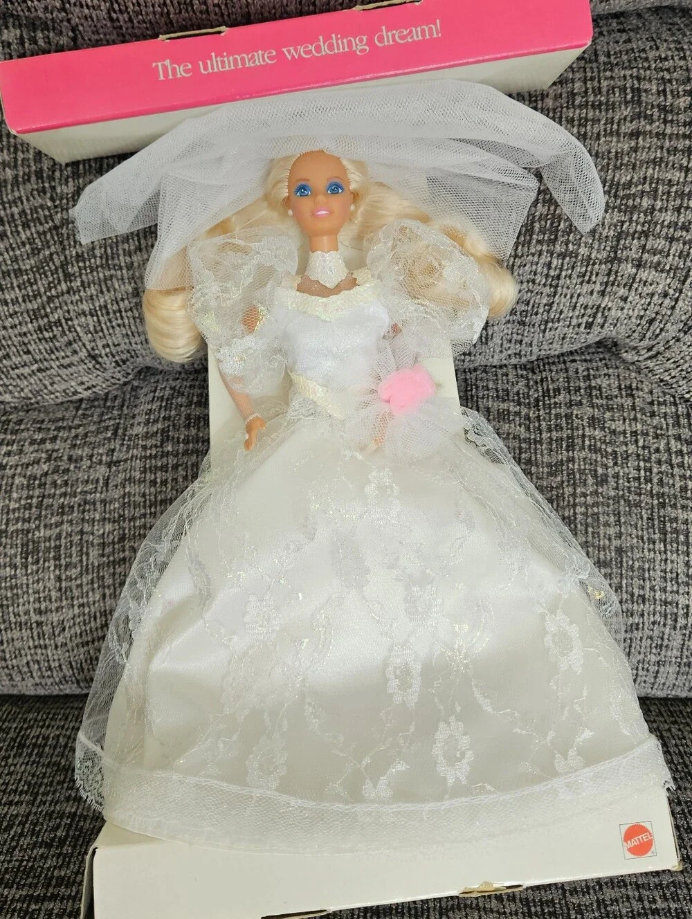Vtg (1989) Wedding Fantasy Barbie Doll. Model # 2125.
